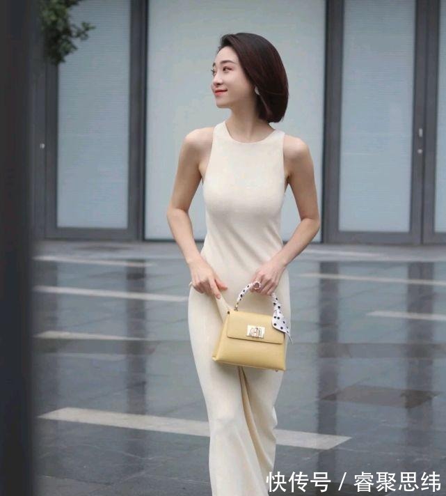 整体穿搭|女人的服装穿搭很有讲究,可以穿上精致的裙装,轻松成为优雅女人