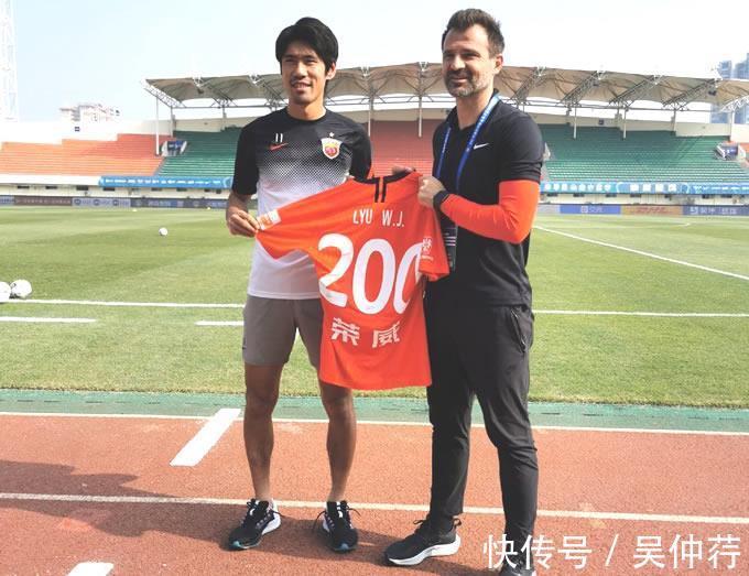 大名单|球迷意外!李霄鹏大撒网,国足大名单仍有3条漏网“大鱼”