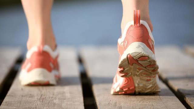 走路锻炼|走路锻炼好处多，但有4个“坑”别踩，以免自讨苦吃