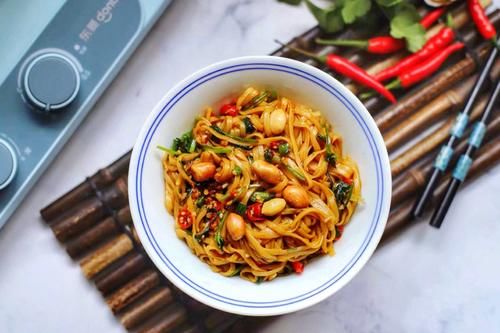 凉拌面超香料汁，懒人做法，根根入味，爽口开胃，吃了就不停下