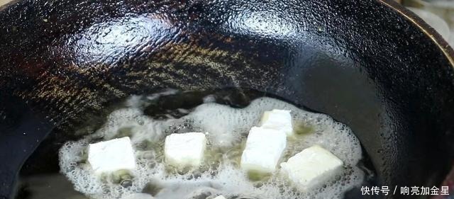 大厨教你这样做红烧豆腐，咸香适口，超级下饭，全家都喜欢！