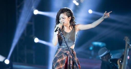 过气还不自知的音乐教父，总觉得自己很红，开了场演唱会很是尴尬！