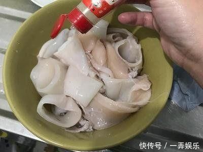 吃“40口肥肉”也能减肥，最爱蒜蓉粉丝鱿鱼啦美味极了