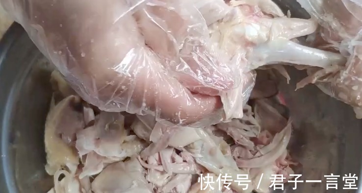 鸡腿最简单的吃法,香辣美味,肉质软嫩,是一道不错的小凉菜