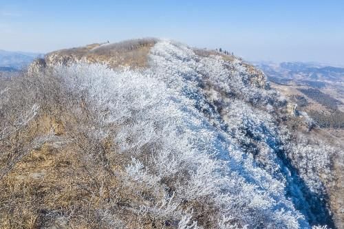 老年|大年初四济南南部山区自驾游，在彩西路旁的劈山邂逅雾凇奇观