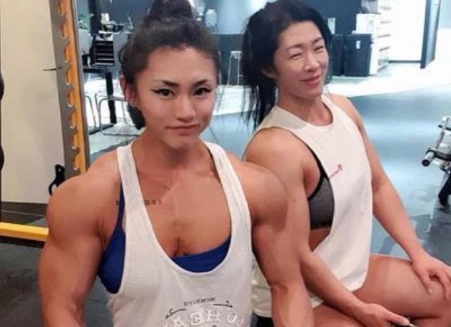 体脂率|健身美女酷爱肌肉,体脂率不超10,一身肌肉很给力