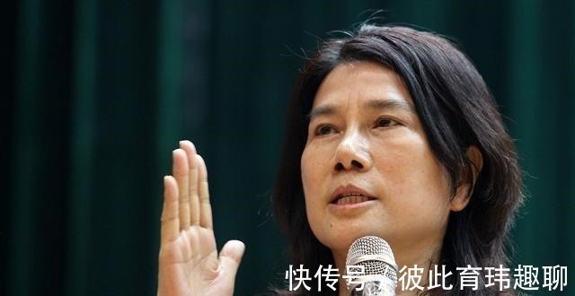 实体店|电商“瓜分”市场，大批实体店选择“退出”，实体店还有出路吗？