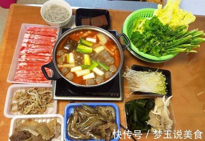 分享在家烤羊排的家常做法，很简单，焦焦嫩嫩，味道相当好！