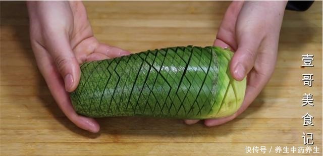 萝卜别再炖了,大厨教你最过瘾的吃法,比肉还香,开胃下饭又解腻