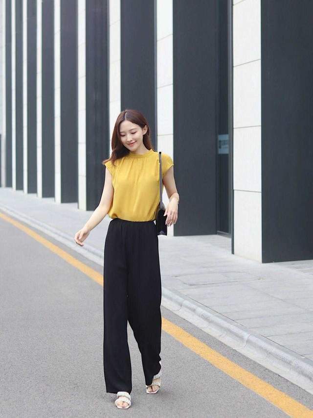 小个子|扔掉紧身裤吧!今年流行这几款,小个子初秋可以这样穿,百搭舒适