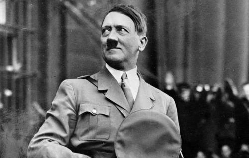 军衔|二战时期,希特勒掌管德国所有军队,为何其军衔只是一个下士?