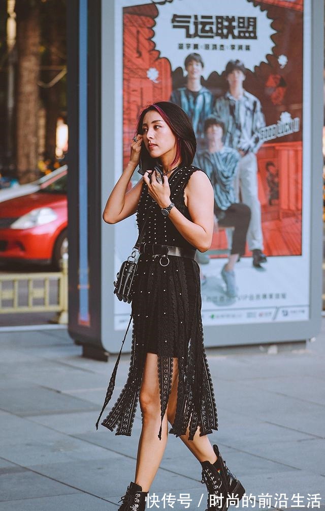 瑜伽裤","m":"7405088bf8c37eeeb2fa5d002c4dde73e99e28ee","nlabel":"stat_3045740437:zm.news.so.com:576O6aOf5rS75Zyw5Zu+,pageType_zmt,glevel_3","ntag":"tfashion;sfashion_时尚;kfashion_1:穿搭;kfashion_1:瑜伽裤;call_P:全类:时尚