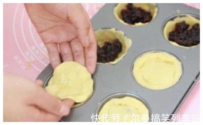 夹心馅饼|面点师傅说出独家秘方,夹心馅饼有了这一步,表皮酥脆馅料可口
