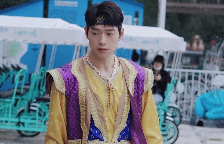 养眼|《奇异剧本鲨》路透:魏大勋异域造型养眼,王源是“在逃王子”吧