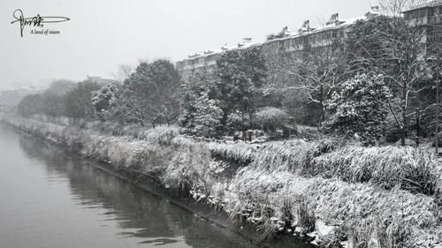 洗尽铅华，在雪中的杭州市区，也有一些这样平凡的角落