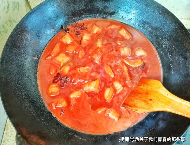 做红烧肉，不炒糖色，做好关键2步，颜色红酱味浓，肥而不腻，香
