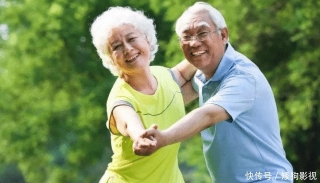 食物|糖尿病人，尽量少吃3种“食物”，养成4个习惯，或助于稳定血糖