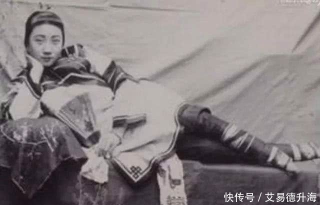 女子|老照片:八大胡同到底是怎样的?原来里面以前住的都是风尘女子