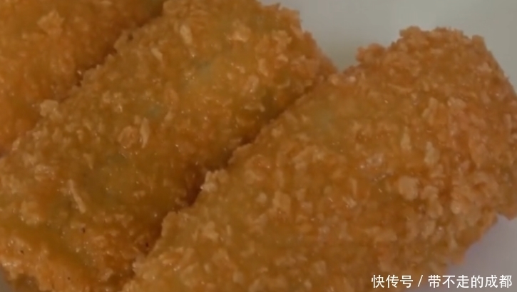 香蕉别剥皮就吃了,教你新做法,做法简单,我家一顿3斤不够吃