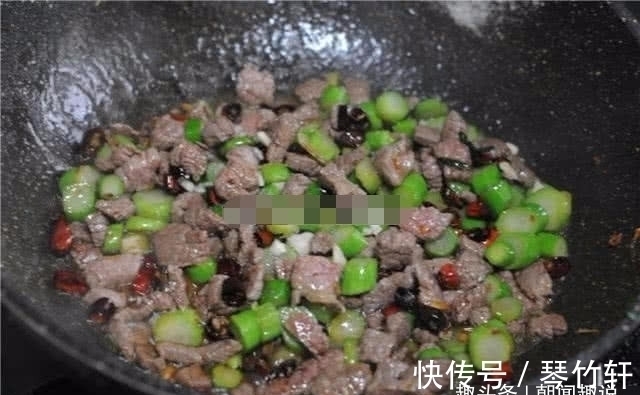 荠菜|多吃这个菜,比牛肉的钙含量还要高,老人小孩吃了都很好!