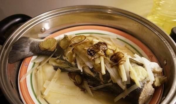 30年厨师长:“蒸鱼”的5个诀窍,不懂你的鱼就白蒸了