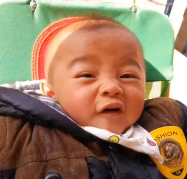 儿子|奇闻宝妈嫌儿子长得丑想扔掉,看到六岁照片时,网友俺要去捡