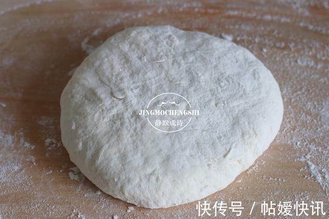 好的烙饼，要外酥里嫩，层次丰富，掌握这些要点，一次就能成功