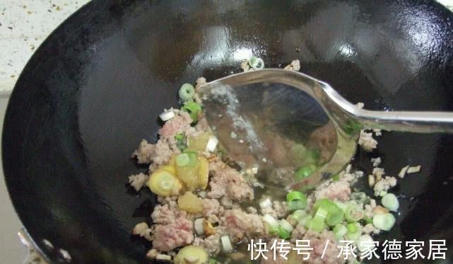 饺子|包饺子的肉要不要炒一下?有人搞错了,怪不得做出的饺子不够鲜香