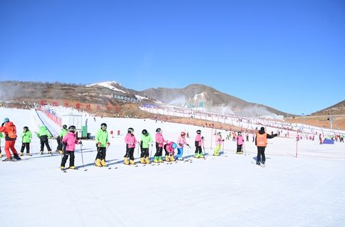 培训班|2021－2022雪季廊坊市小学生滑雪冬令营活动圆满落幕