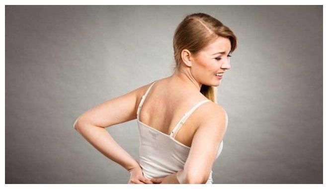 乳房|“胸小”的女人,可能占了这3个“便宜”,中了就偷着乐吧!