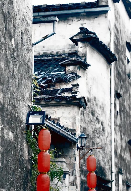 老年|初夏最适合一个人去的10个惬意的小镇