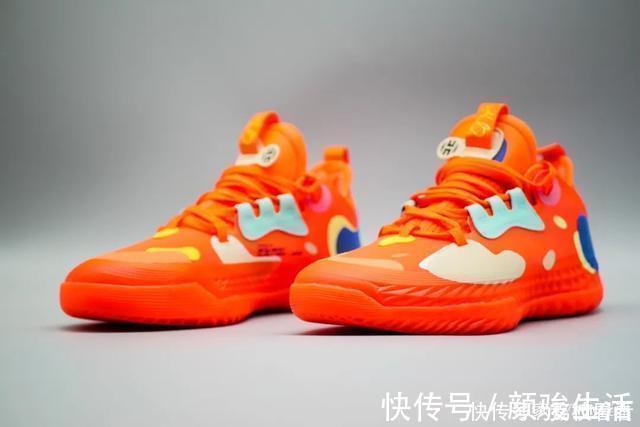ren当之无愧的旗舰款!哈登5代能成为下一款划时代的战靴吗