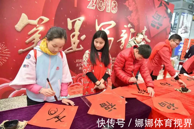 火葬场#火葬场出一上联:“早来晚来早晚得来”,下联一出,让人很不舒服