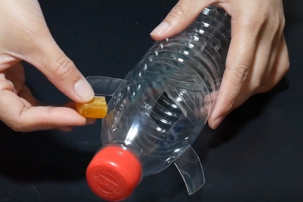 变废为宝|用剩下的肥皂头别扔了,放在塑料瓶里特别“值钱”,学会受用一生