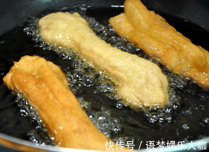 家常|油条的做法火了，不用酵母，随吃随做，5分钟做一锅，简单家常