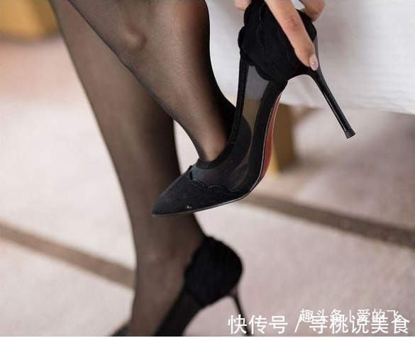 优雅 尖头细跟满足女性迷人的脚部,凸显优雅女人味!