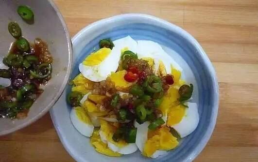 蒸鱼豉油|鸡蛋不用炒着吃,这样做简单好吃,营养丰富