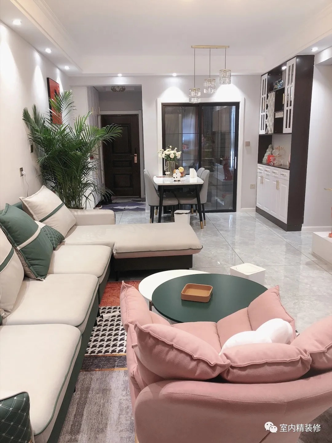 客厅|不懂装修别乱来,看她家新房,很漂亮,悬空大理石电视墙非常抢眼