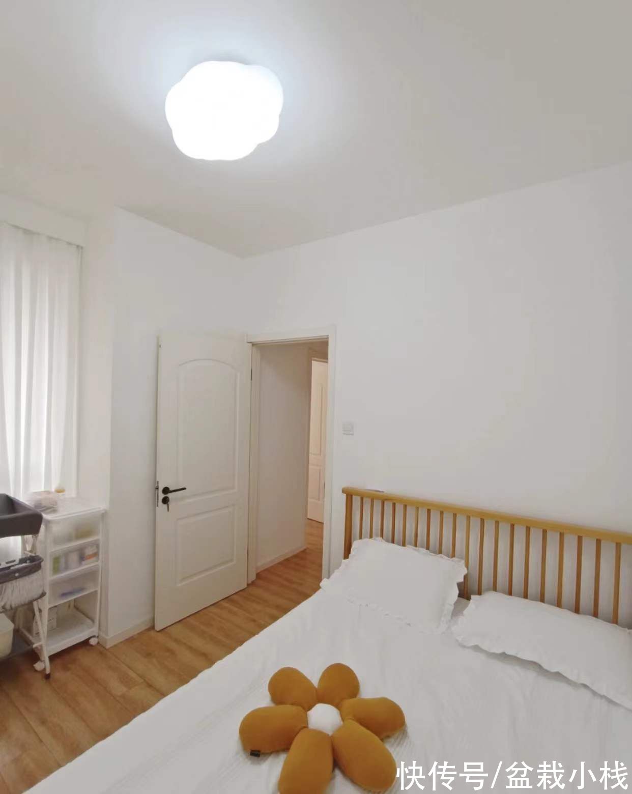 木地板|不吊顶不跟风，95后小两口9万元装65㎡两居室，网友：好精致