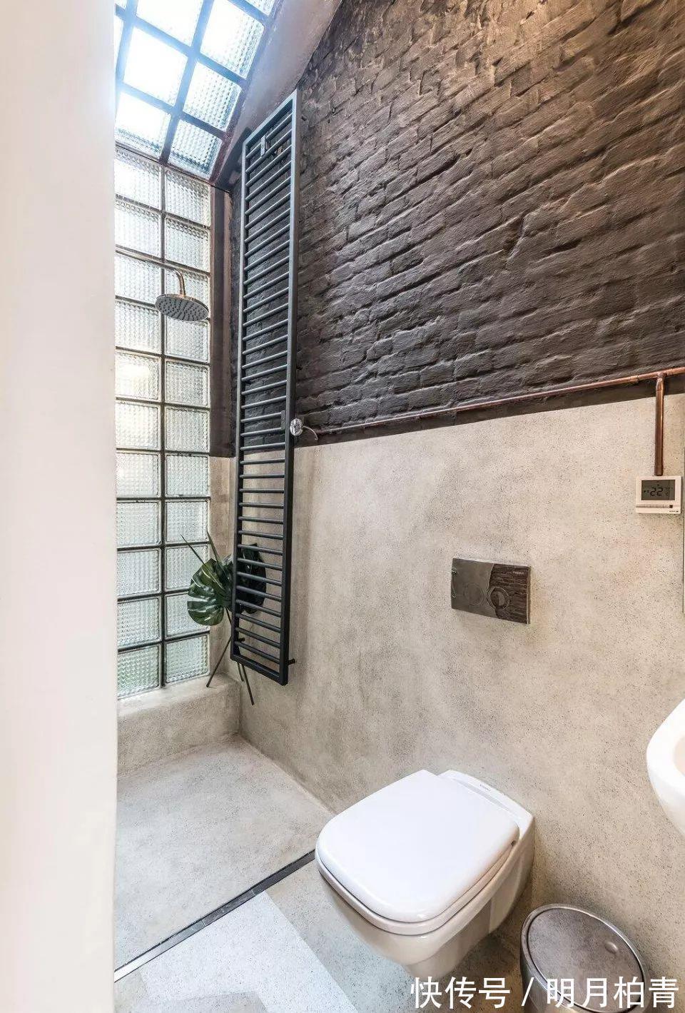 角度看|35平小公寓装修,入户门建阳光房,衣帽间塞床下面,洋气!