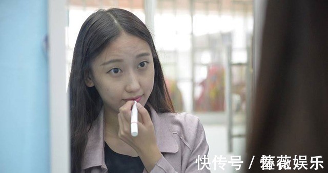 发夹 老师晒出班上女学生发型,流行趋势逗乐网友,越看越像“妈妈辈”