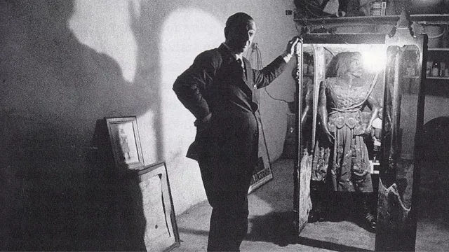 马戏团$世界上最丑的女人,被当做怪物在马戏团演出,死后被丈夫做成标本