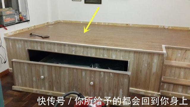底座|我也想试试把卧室地面抬高50公分,地台抽出来一张床,上面是书桌