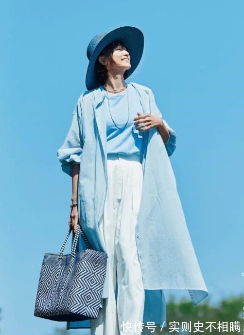 素色 懂穿衣，更优雅，日本太太的素色搭配，色彩对比浓烈，穿搭更吸睛