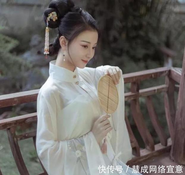 空间|《重生空间之七零》她上山激活空间把6头野猪扛回家,婆婆笑开花