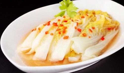 美食推荐：青椒拌干丝，五花肉炒西兰花，佛手白菜，花菇栗子焖鸡翅