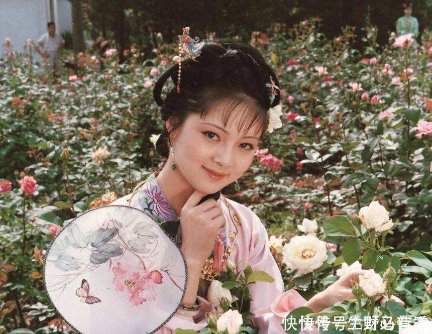 薛宝钗|端庄大气、举止娴雅，她才是《红楼梦》大观园里的“群芳之首”！