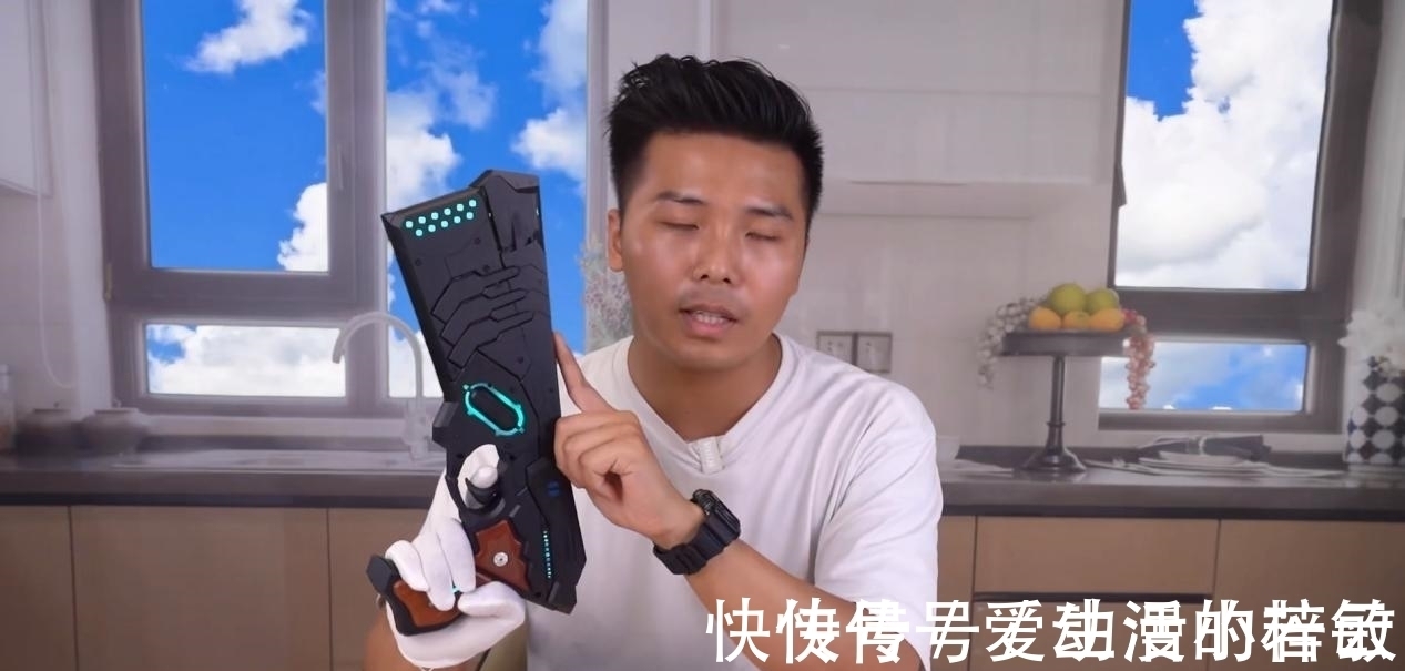 次元饭君|UP主测评20万日元玩具,讲解触犯粉丝雷区,评论区直接沦陷?