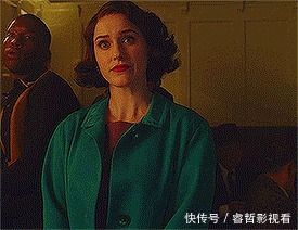 了不起的麦瑟尔夫人,她的大衣有100件吧!复古摩登配色超时髦