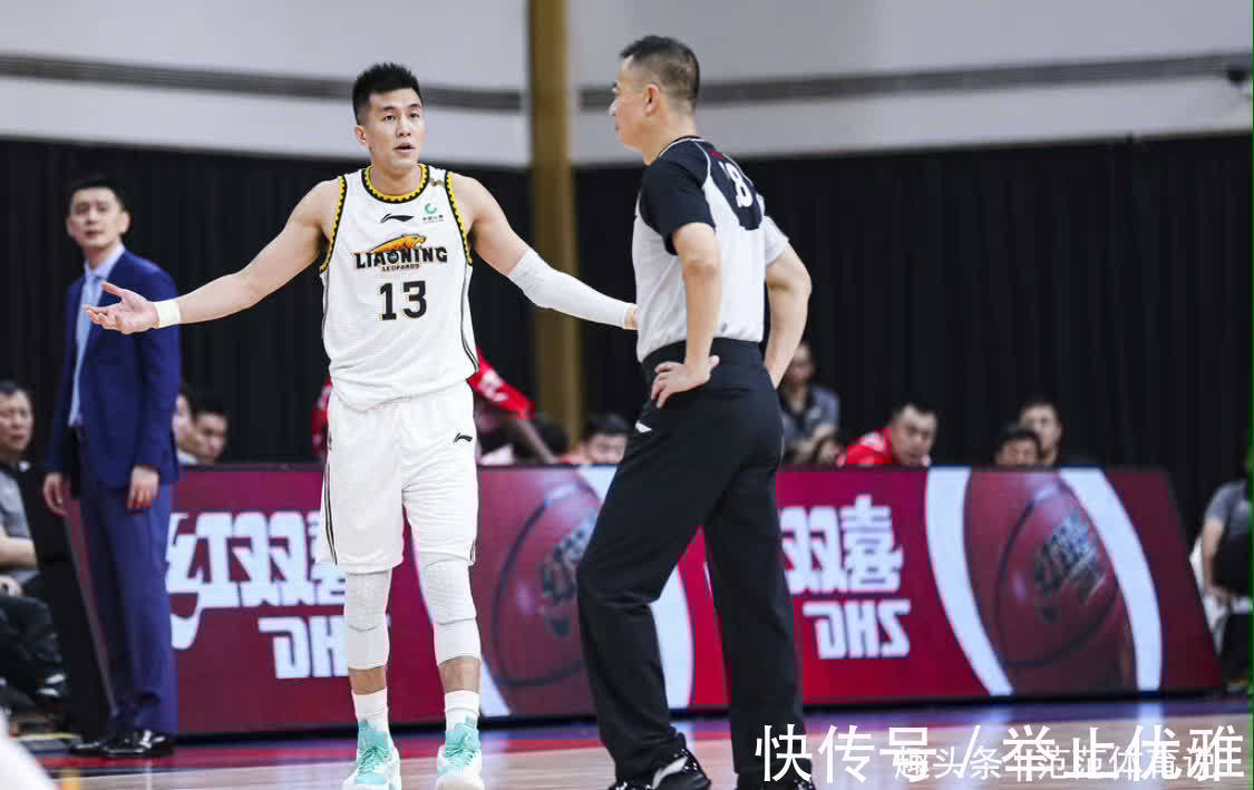 艾伦|战术大师！杨鸣两大用人安排亮眼，场上维护艾伦一幕太心酸
